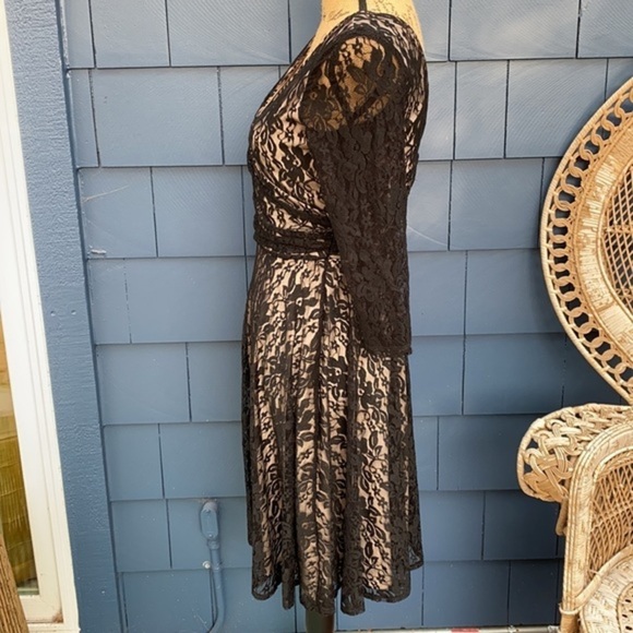 🖤🖤🖤Maggy London 6 Small pinup dress lace tan stretch - Picture 4 of 9